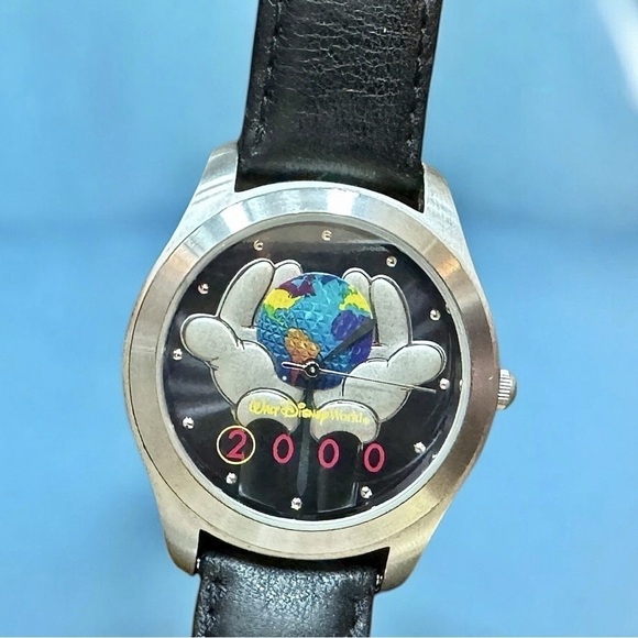WALT DISNEY WORLD *Limited Edition* Millennium Year 2000 Watch (0321/2000) main image 14